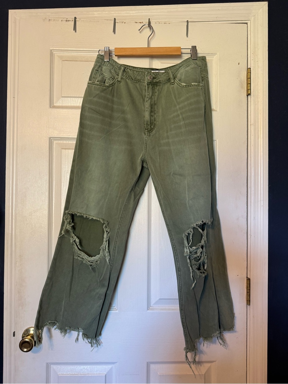 Vervet Distressed Green Ripped Jeans